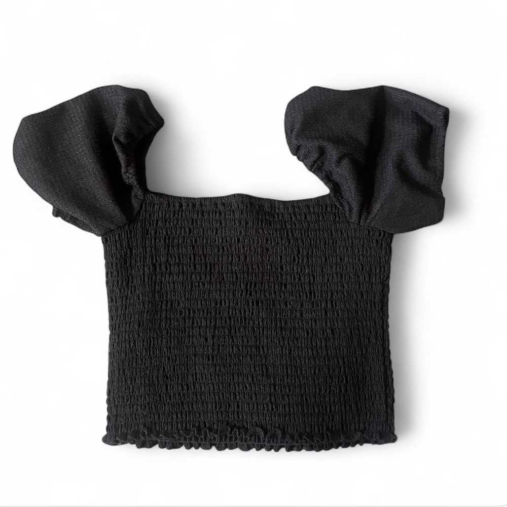 Stradivarius Women’s Smocked Puff Short Sleeve Top Black Small